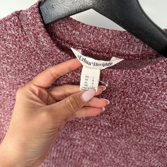 Cropped Long Sleeve - Picture 2 of 2